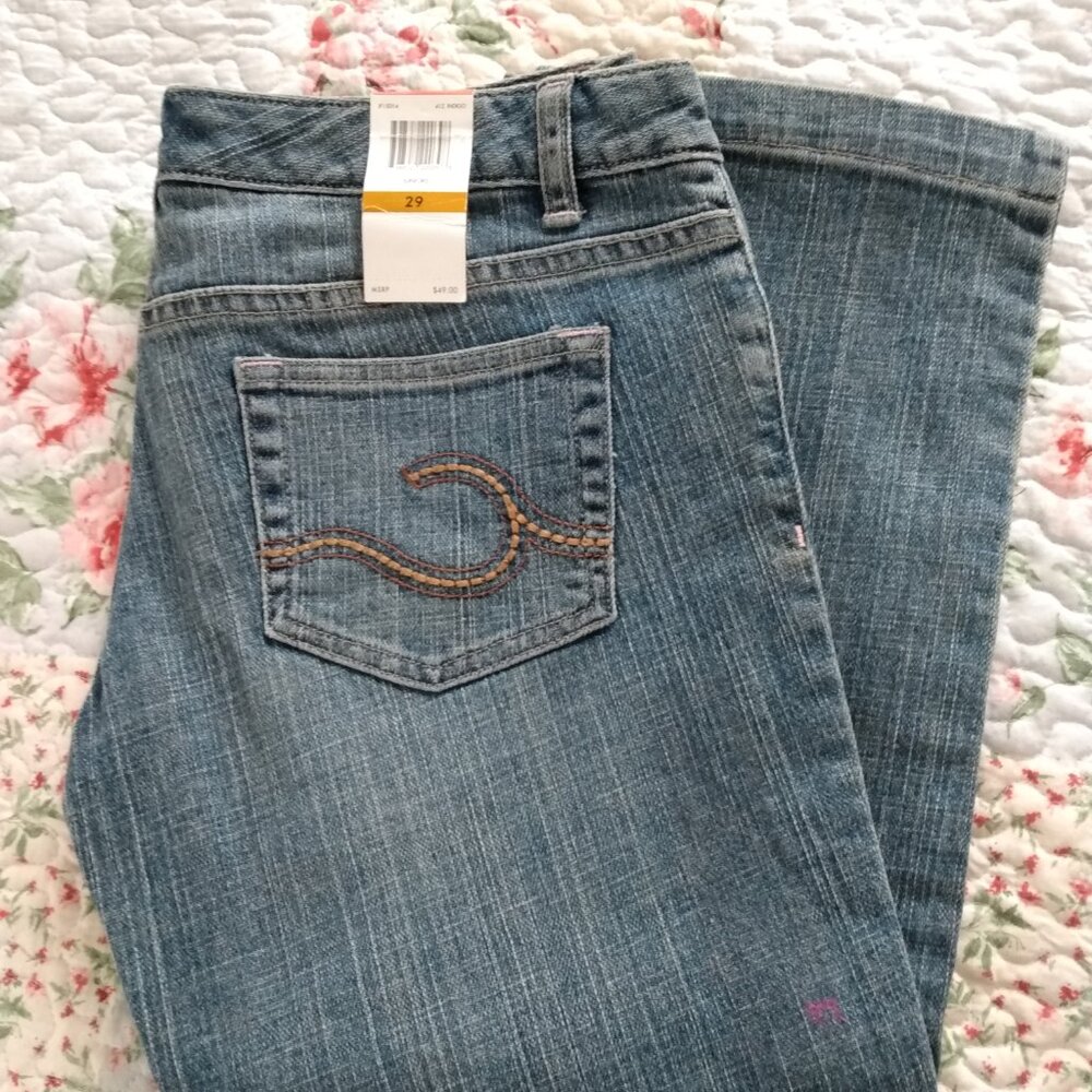 NWT, Calvin Klein capris, size 29